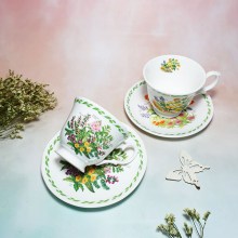 Set trà Duchess ENGLAND trang trí các loài hoa. Hoạ tiết ở 2 set khác nhau.